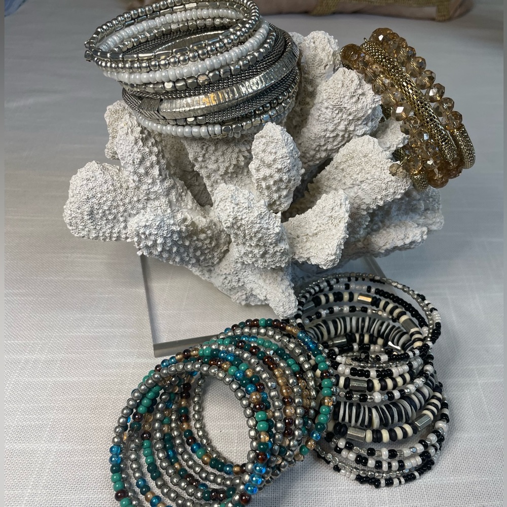 (4) Assortment of 4 beaded bracelets